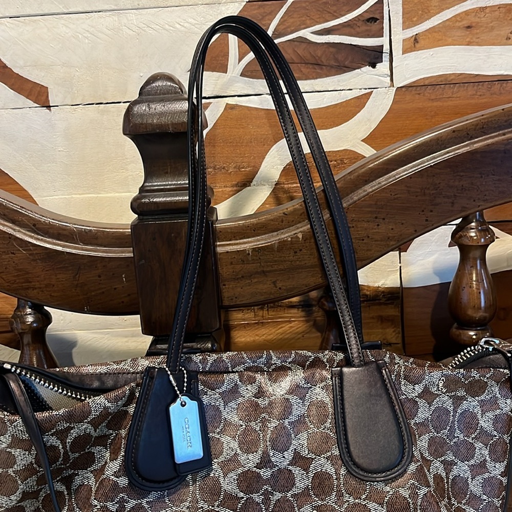 COACH Coated Canvas Signature Taxi Tote Tan - Picture 2 of 14
